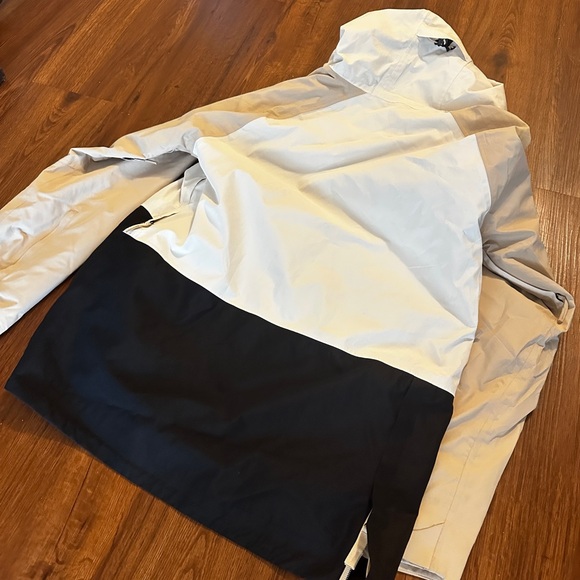 Stoic Shell Anorak - Picture 4 of 4